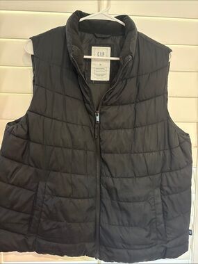GAP Black Quilted Puffer Vest